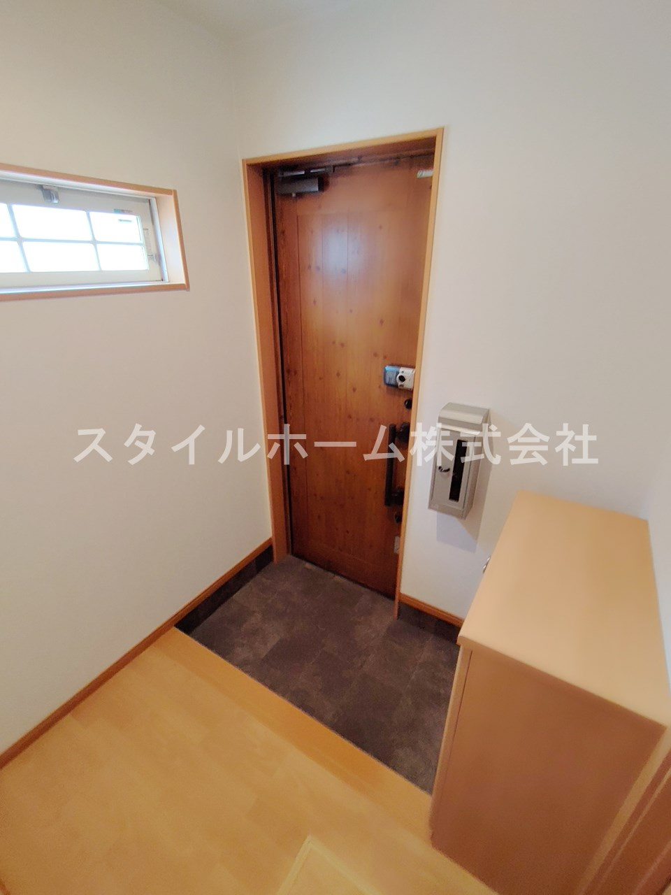 八通町賃貸住宅の玄関