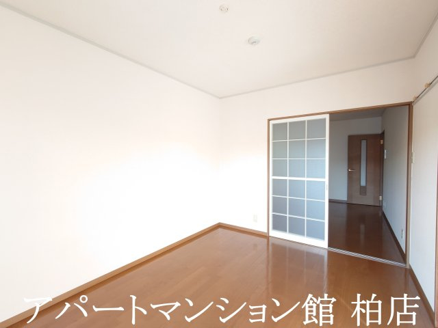 ファーストコーポⅡの居間・リビング