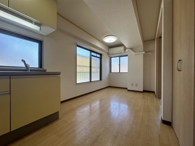 メゾン三晴の居間・リビング