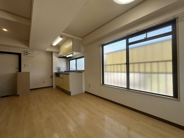 メゾン三晴の居間・リビング