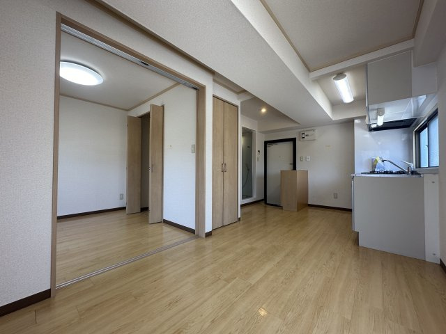 メゾン三晴の居間・リビング