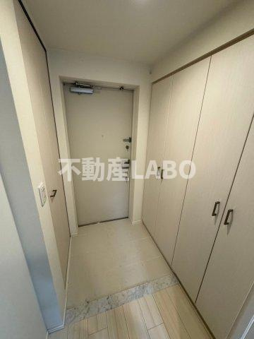 TLRレジデンス本町WESTの玄関