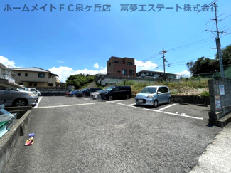 【駐車場】
