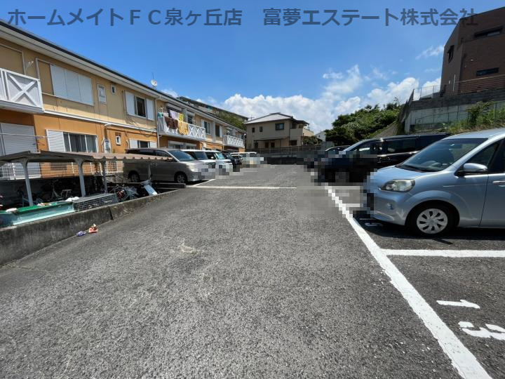 グランコート聖の駐車場