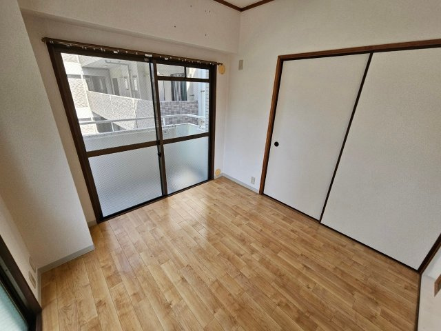 信和マンションの居間・リビング