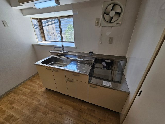 信和マンションのキッチン