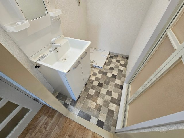 信和マンションの洗面所