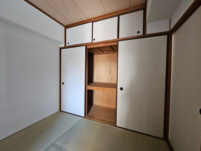 信和マンションの収納