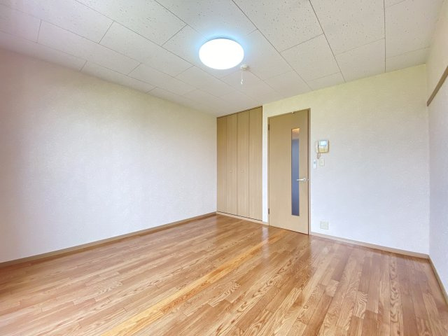 【寝室】