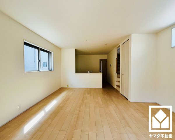 伏見区深草願成町　1号棟の居間・リビング