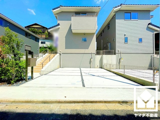 伏見区深草願成町　1号棟の外観