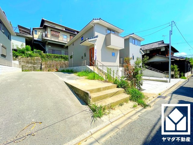 伏見区深草願成町　1号棟の前面道路含む現地写真