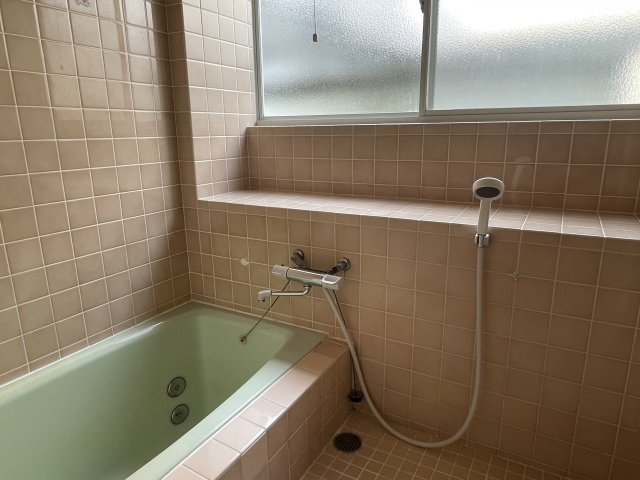 神田陽光台売家の浴室