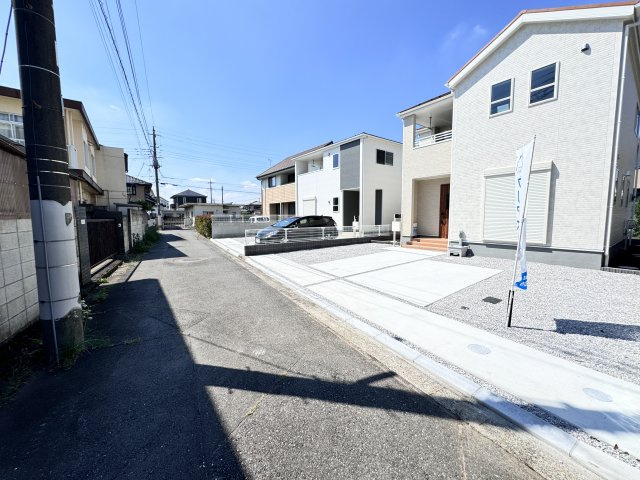 新築　前橋市大利根町第5　Livele Garden.S　2号棟の前面道路含む現地写真|現地写真　南側接道幅員約4ｍ　北側接道幅員約4ｍ	