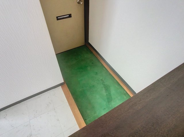 花笠マンションの玄関