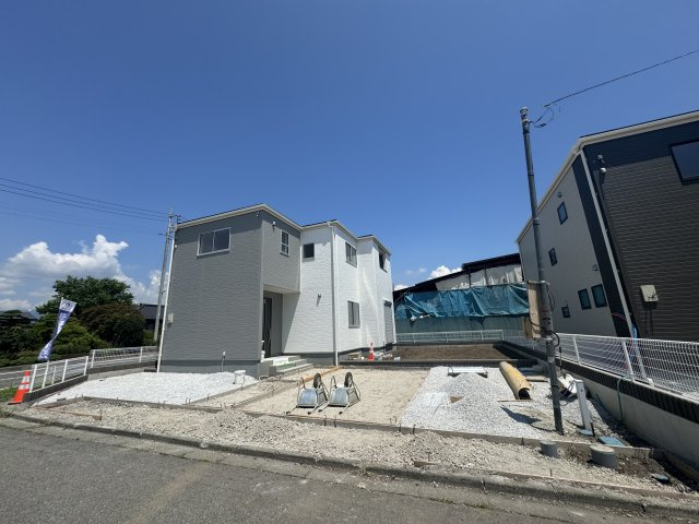 新築　沼田市桜町　Livele Garden.S　1号棟の駐車場|現地写真　駐車スペースは並列2台分可能です！					
