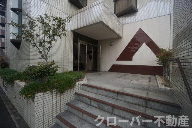 セゾンAGAのエントランス
