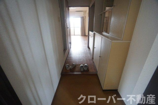セゾンAGAの玄関