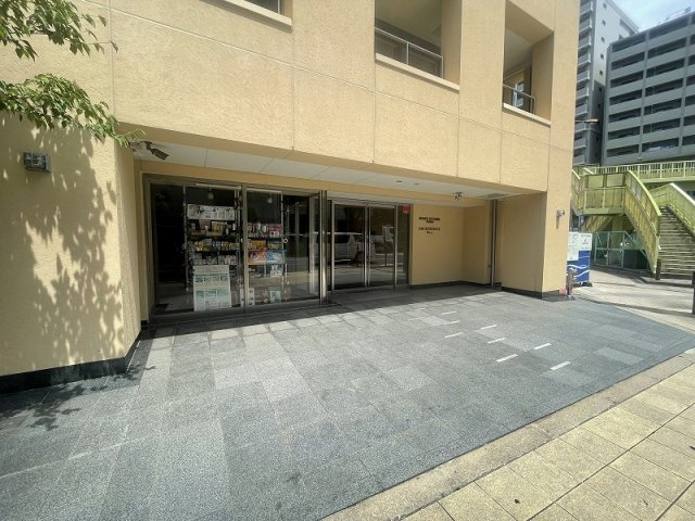 近江レジデンス4号館　のエントランス