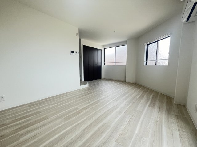 シークロジュマンの洋室