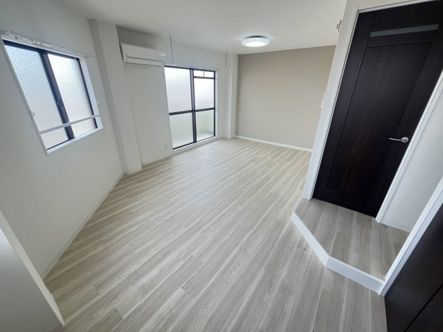 シークロジュマンの洋室