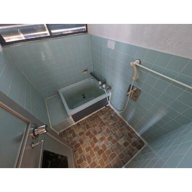 熊本市東区桜木２丁目の一戸建ての浴室