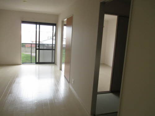 岸和田市池尻町のハイツの居間・リビング|おしゃれなリビングです