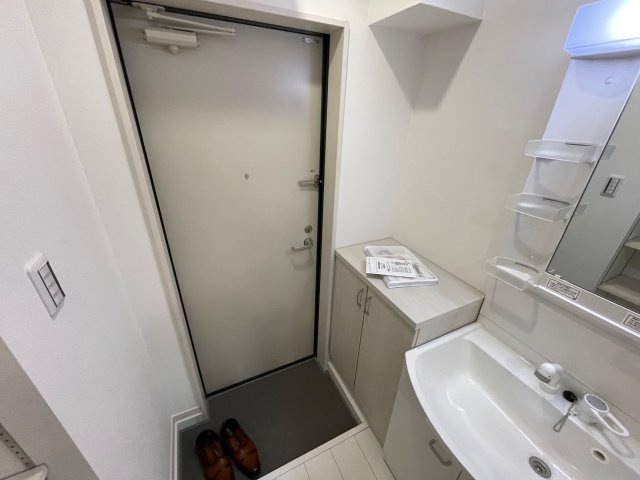 MELDIA秋山の玄関