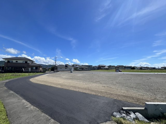 【建築条件なし】コンフォタウン大村Ⅱ　3号地の前面道路含む現地写真