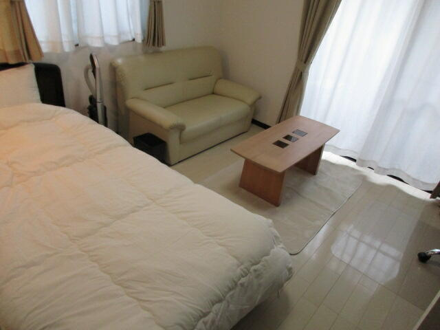 プチグランデパティオの洋室