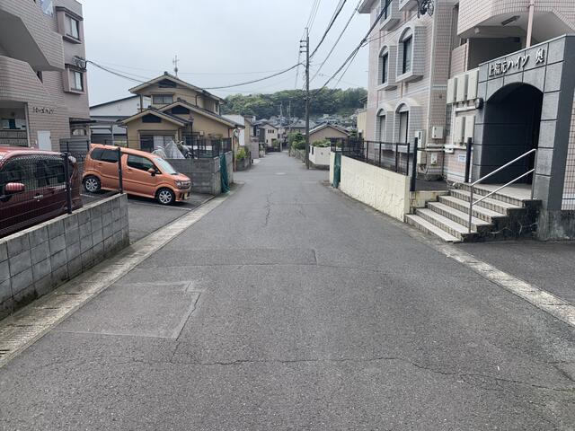 【前面道路含む現地写真】