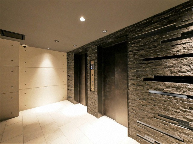 S-RESIDENCE堺筋本町Unoのロビー