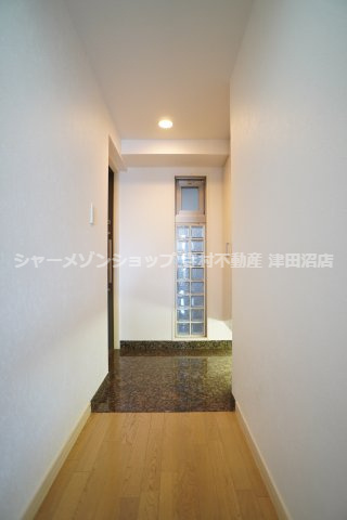 津田沼ローレルコートの玄関