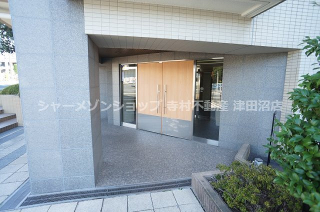 津田沼ローレルコートのエントランス
