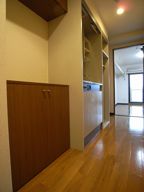 大学生協指定学生会館　イストワールの玄関|シューズケース