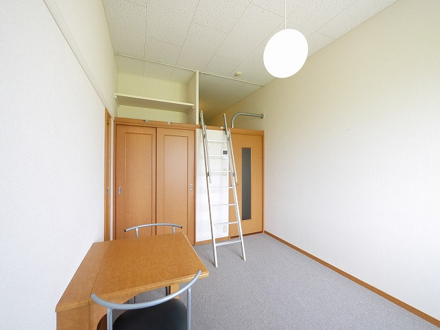 レオパレスナップロイヤルの内装|内装は落ち着いています