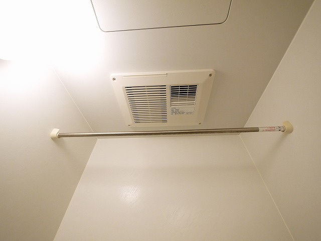 レオパレスナップロイヤルの設備|浴室乾燥機