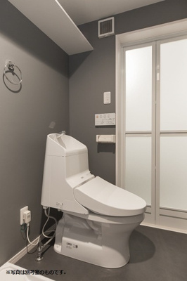 【トイレ】 | AL SOLE  | 別号室の写真になります。現況優先。