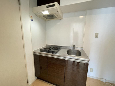 【キッチン】 | ラグタイム箱崎 | 別号室の写真になります。現況優先。