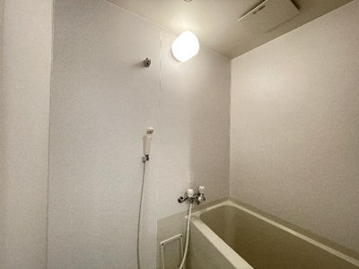 【浴室】 | ラグタイム箱崎 | 別号室の写真になります。現況優先。