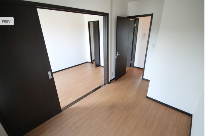 フェニックス麻の洋室