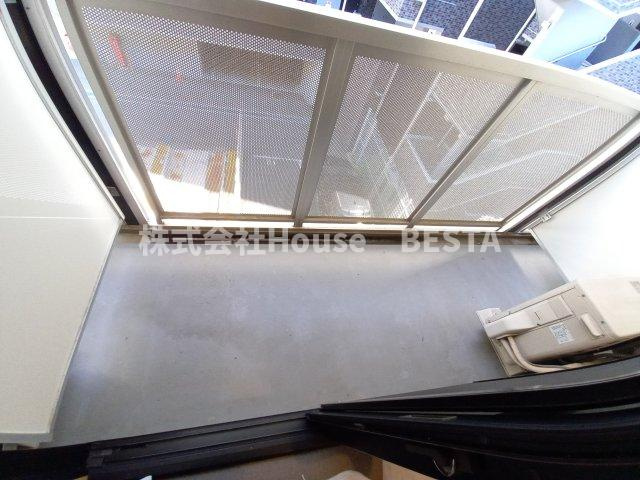 レオパレス兵庫駅南通りのバルコニー