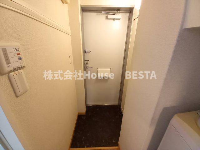 レオパレス兵庫駅南通りの玄関