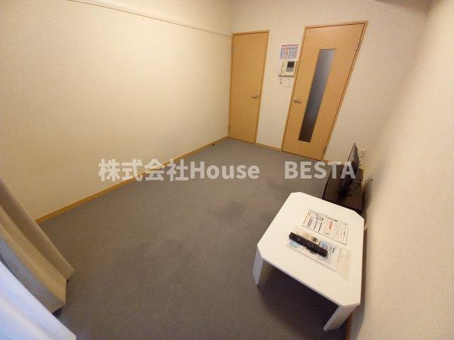 レオパレス兵庫駅南通りの洋室