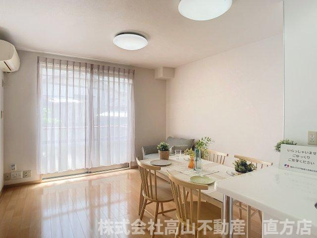 エスペランサ・ノイＣの居間・リビング