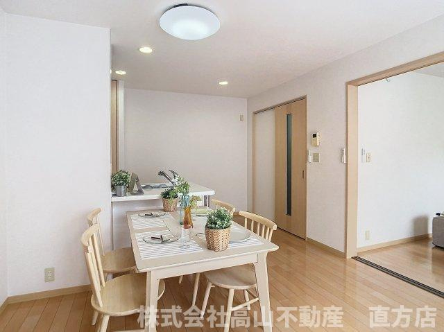 エスペランサ・ノイＣの居間・リビング