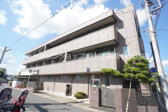 モエムマンションの外観