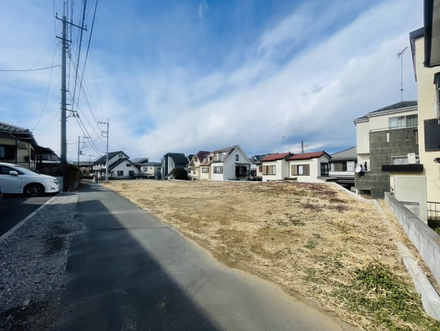 敷地面積62.1坪　売地　川越市寺尾の前面道路含む現地写真|南側約4.0ｍ公道！
接道幅が13ｍ以上と広く、お車の出し入れもラクラクです♪