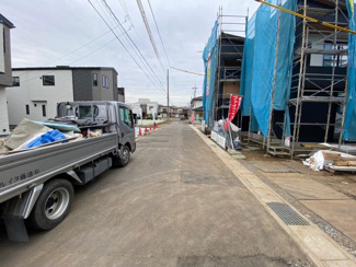 【前面道路含む現地写真】