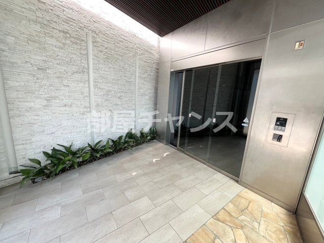 上前津ライズのエントランス
